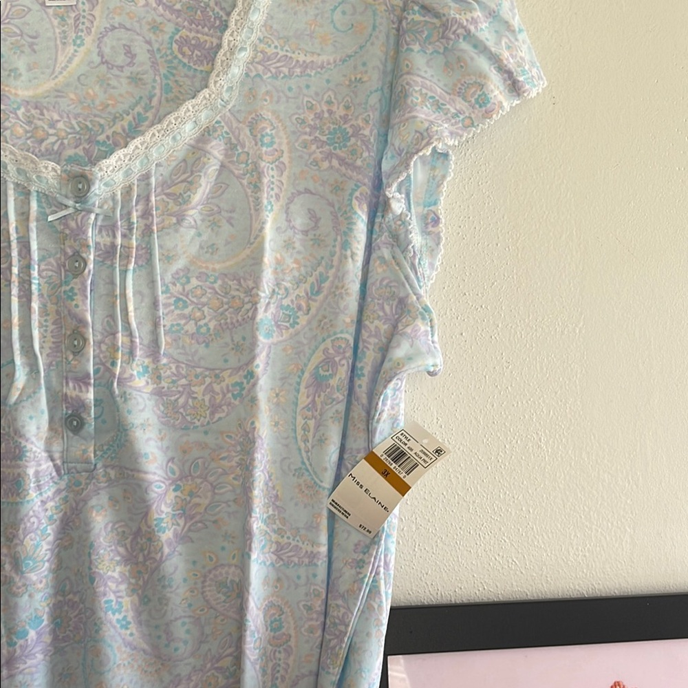 Miss Elaine Floral Nightgown - Picture 5 of 11